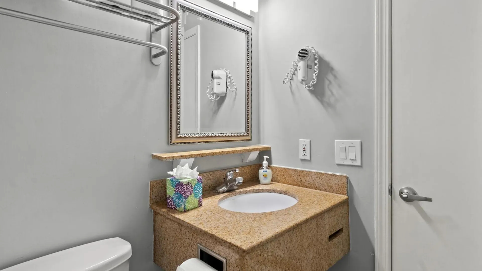 227-Wifi, New Paint, Amazing Views, Close To Bucs Stadium Tampa